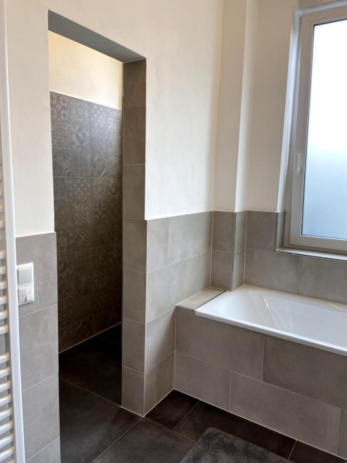 Wunderschoene Sanierte Wohnung Vor Den Toren Koelns Bagian luar foto