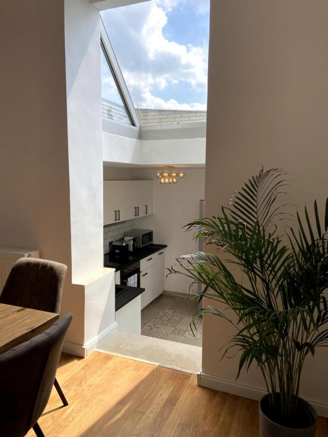 Wunderschoene Sanierte Wohnung Vor Den Toren Koelns Bagian luar foto